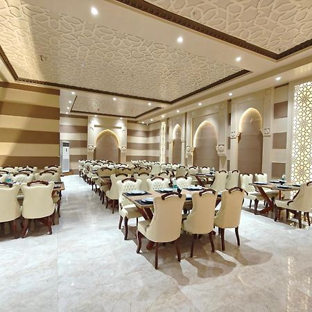 The S Crown Somnath Hotel Buitenkant foto