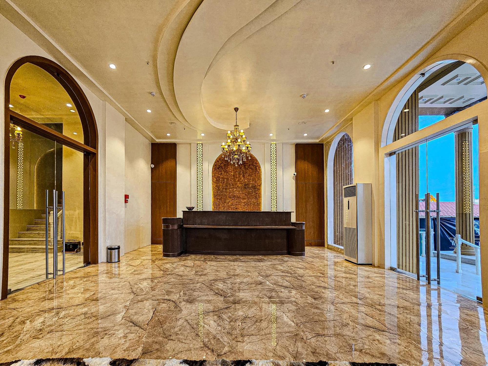 The S Crown Somnath Hotel Buitenkant foto
